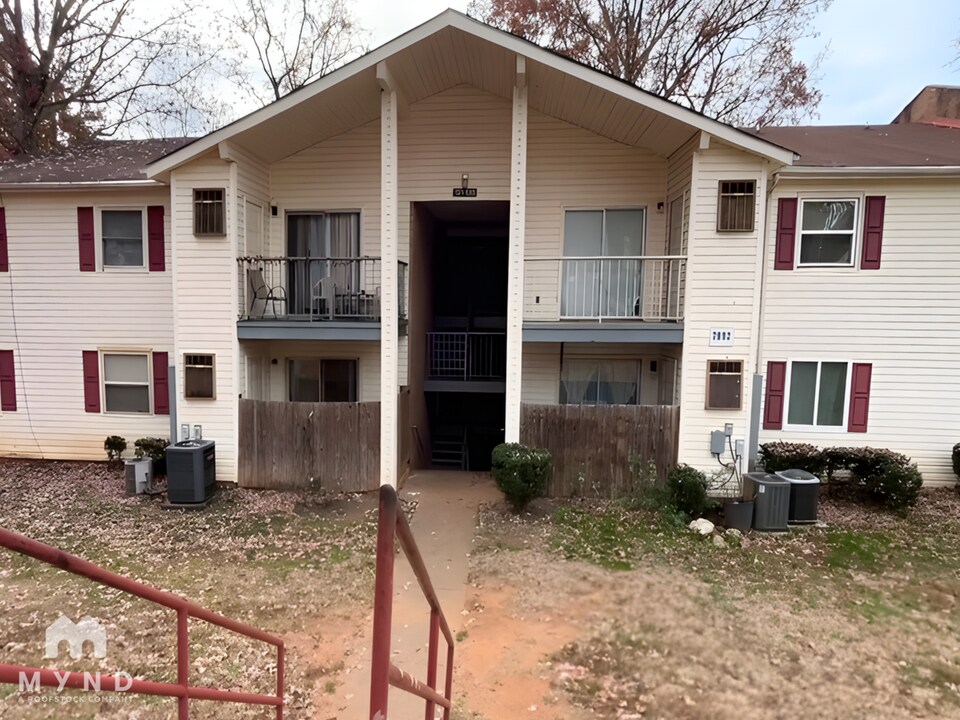 7992 Shady Oak Trail in Charlotte, NC - Building Photo