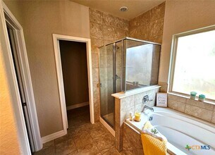 729 Community Dr in New Braunfels, TX - Building Photo - Building Photo