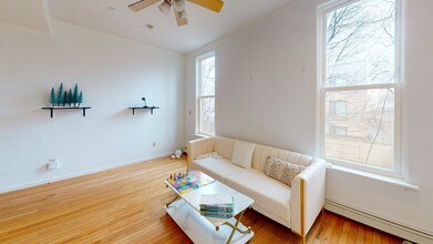 33 Delle Ave, Unit 1 in Boston, MA - Building Photo - Building Photo
