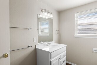 500 SW 63rd Terrace in Oklahoma City, OK - Building Photo - Building Photo