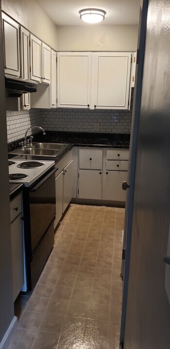 128 Jamestown Ct in Pittsburgh, PA - Building Photo