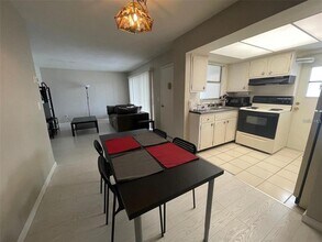 1221 Drew St in Clearwater, FL - Building Photo - Building Photo