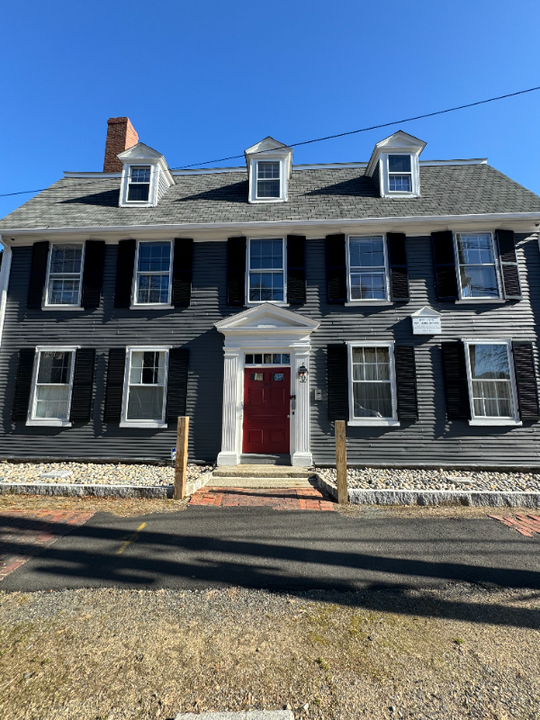 393 Essex St in Salem, MA - Building Photo