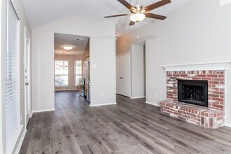 1213 Misty Meadow Dr in Midlothian, TX - Building Photo - Building Photo