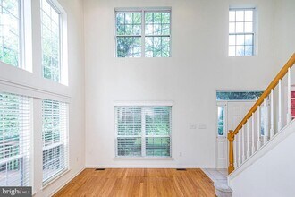 21 Campbell Woods Way in Princeton, NJ - Foto de edificio - Building Photo