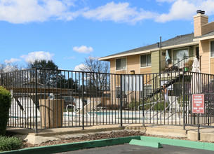 Oak Grove Apartments in Elk Grove, CA - Building Photo - Building Photo