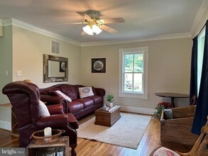 12301 Chapel Rd in Clifton, VA - Building Photo - Building Photo
