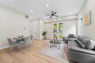 2131 Blalock Rd in Houston, TX - Building Photo - Building Photo