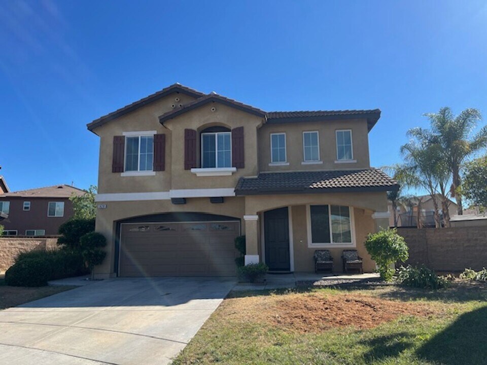 38209 Talavera Ct in Murrieta, CA - Building Photo