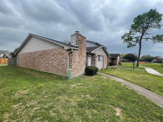 12861 High Star Dr in Houston, TX - Building Photo - Building Photo