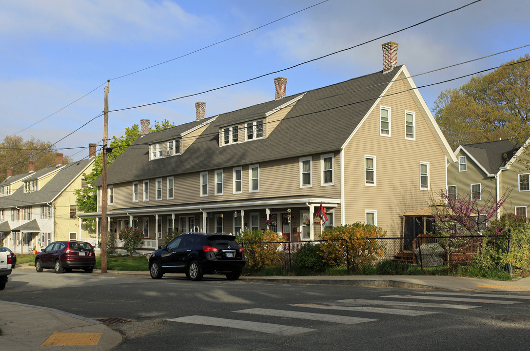 38-48 D St in Northbridge, MA - Building Photo