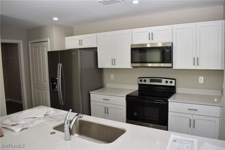8146 Dimstead St in Port Charlotte, FL - Building Photo - Building Photo