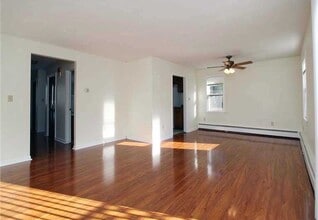 18 Homer St, Unit L in Newport, RI - Foto de edificio - Building Photo