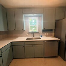 1201 Ravenwood Dr in Arlington, TX - Building Photo - Building Photo