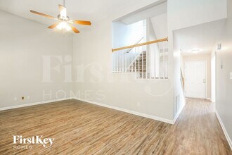 4912 Heritage Woods Ct in Greensboro, NC - Foto de edificio - Building Photo