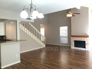 5611 Innsbruck St in Bellaire, TX - Building Photo - Building Photo