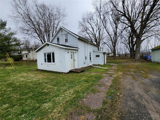 952 South St in Apulia Station, NY - Building Photo - Building Photo