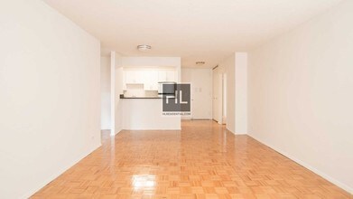 750 Columbus Ave-Unit -04J in New York, NY - Building Photo - Building Photo