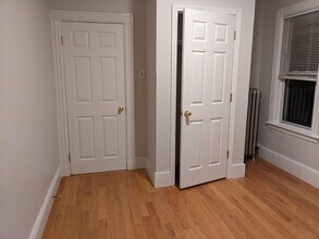 25 Moreland St, Unit 2 in Somerville, MA - Building Photo - Building Photo