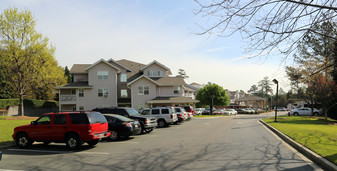 Columbia Pines Apartments