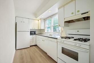 505 N Greensboro St in Carrboro, NC - Building Photo - Building Photo