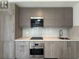 38 Simcoe Promenade in Markham, ON - Building Photo