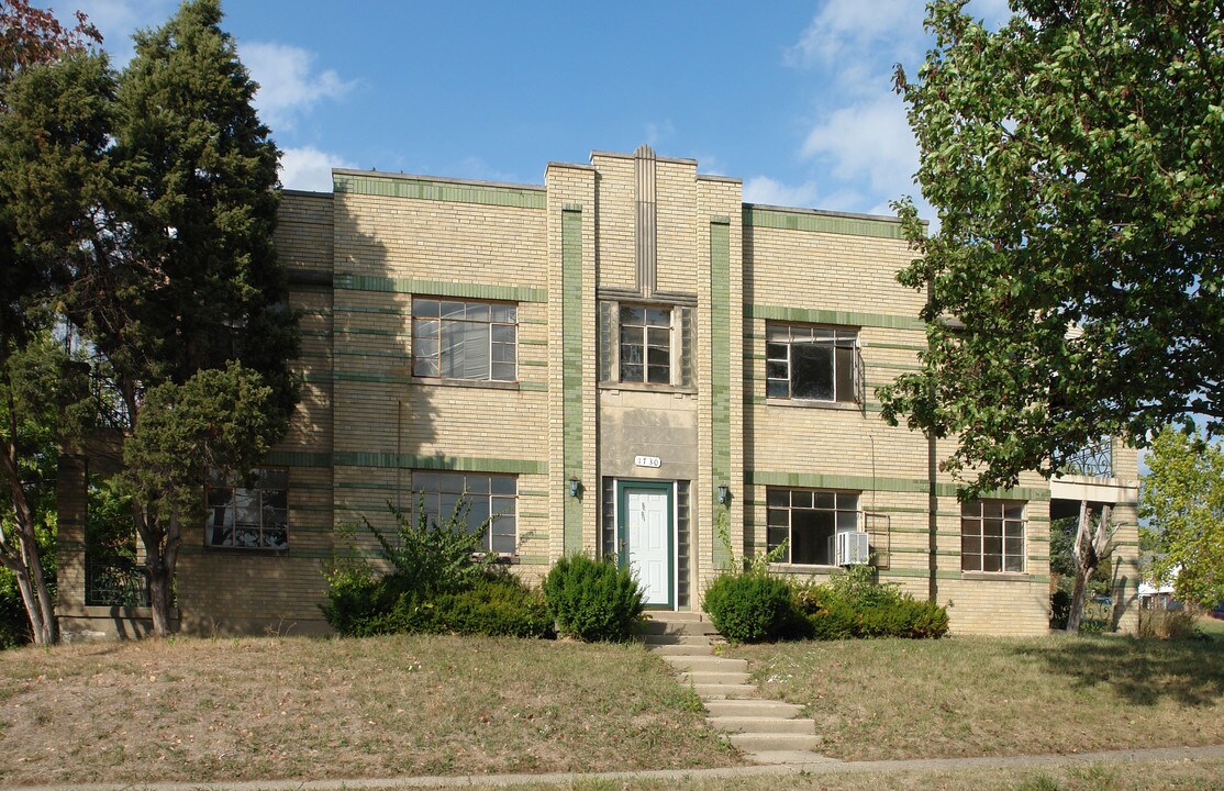 1730 Losantiville Ave in Cincinnati, OH - Foto de edificio