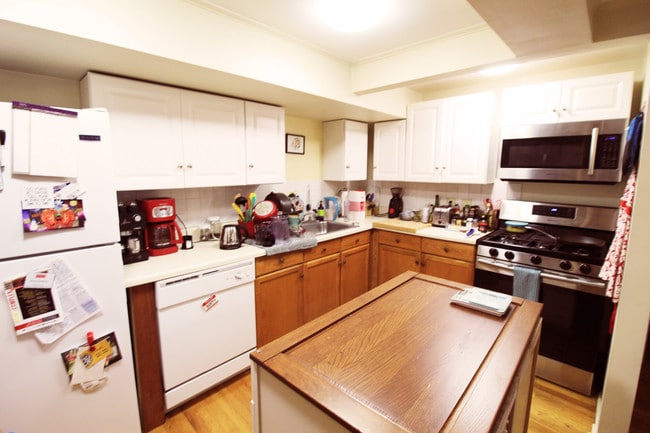 15 Wellman St, Unit 1 in Brookline, MA - Foto de edificio - Building Photo