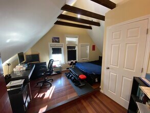 381 Highland Ave, Unit 2 in Somerville, MA - Building Photo - Building Photo