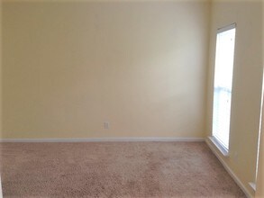 5323 Crisfield Rd in Charlotte, NC - Foto de edificio - Building Photo