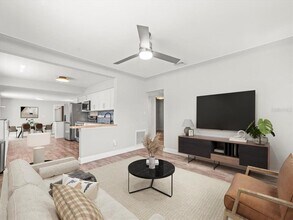 2200 Capri Dr in Clearwater, FL - Building Photo - Building Photo