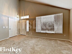 7323 E Navarro Ave in Mesa, AZ - Building Photo - Building Photo