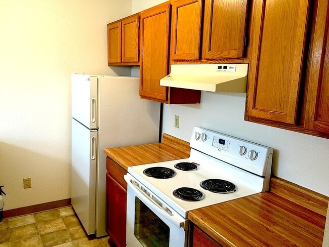 1940 Marthas Vineyard Cir in Anchorage, AK - Building Photo - Building Photo