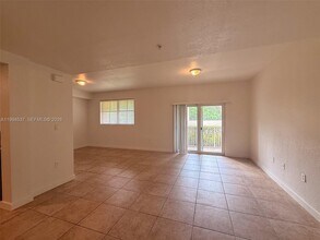 8899 NW 107 Ct in Doral, FL - Building Photo - Building Photo