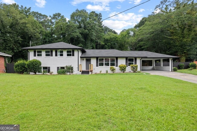property at 3266 W Manor Ln SW
