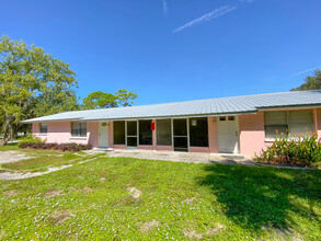 Legacy Trail Apartments in Nokomis, FL - Foto de edificio - Building Photo