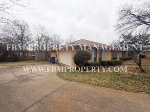 1103 Scarlet Oaks Cir in Ennis, TX - Building Photo - Building Photo