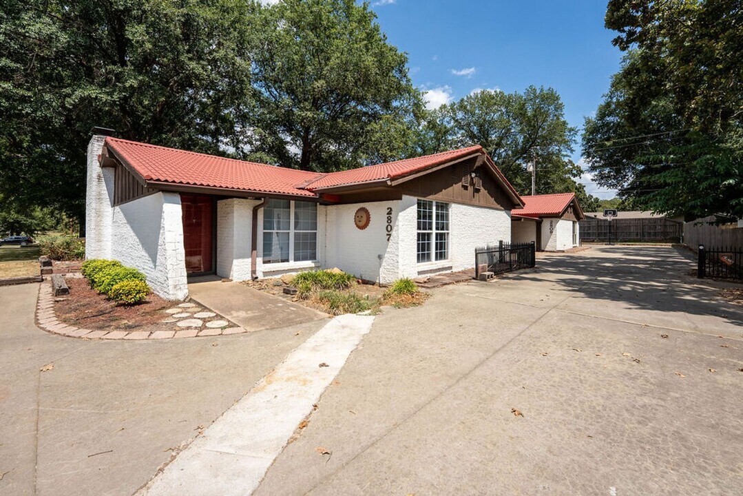 2807 Hendricks Blvd in Fort Smith, AR - Foto de edificio