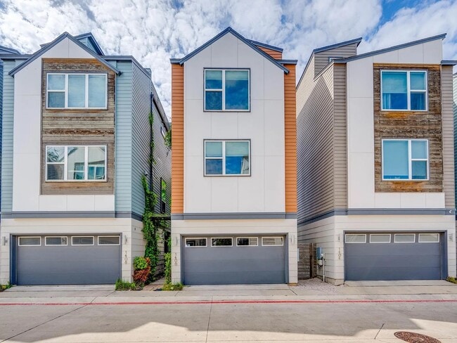 property at 1406 Waterloo Shore Ln