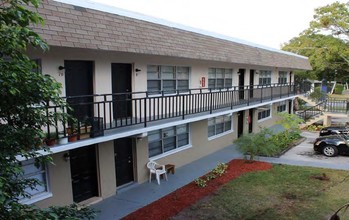 Betty Lane Apartments in Clearwater, FL - Building Photo - Building Photo