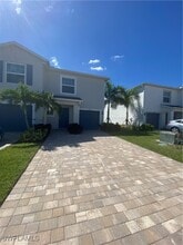 15083 Wildflower Cir in Naples, FL - Building Photo - Building Photo