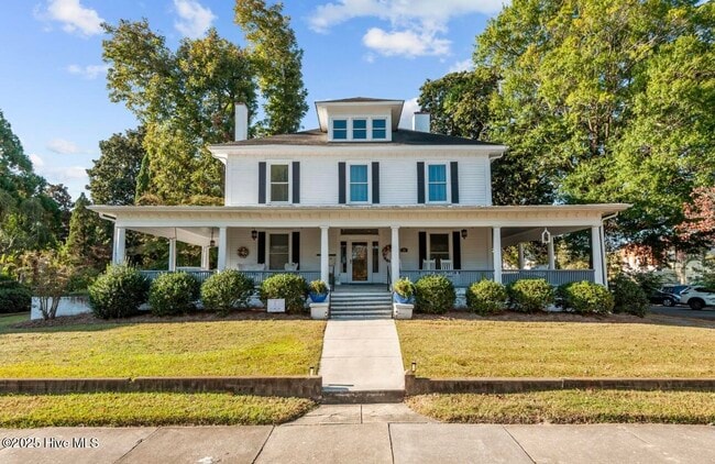 property at 121 E 2nd St