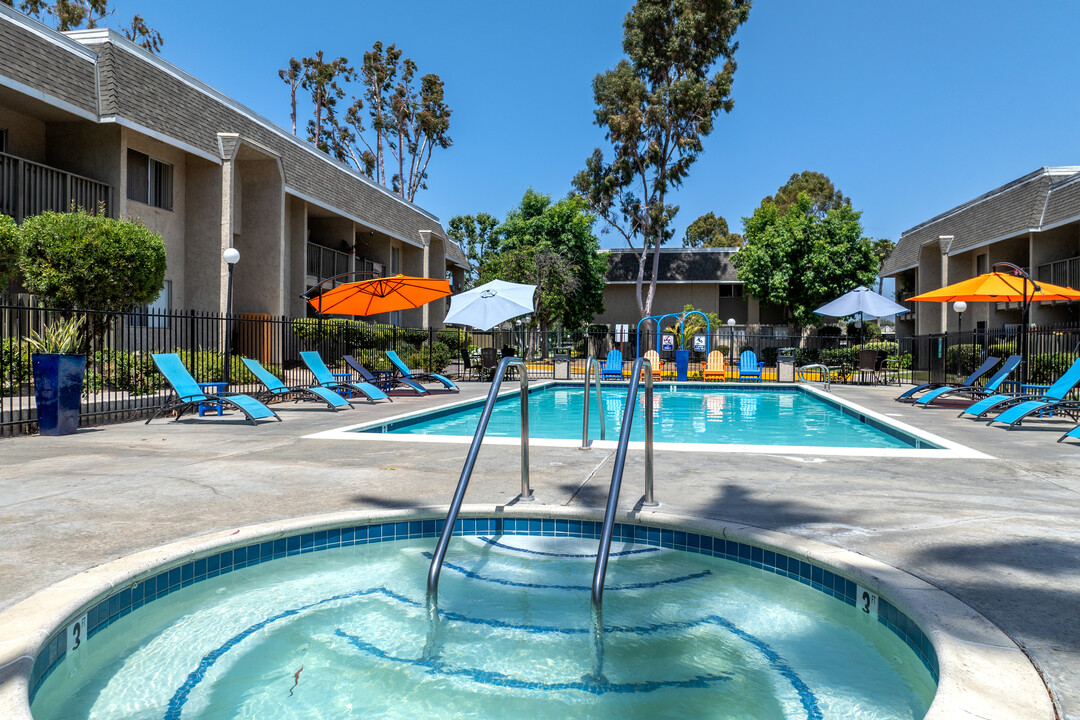 Glenbrook Terrace Apartments in Escondido, CA - Foto de edificio