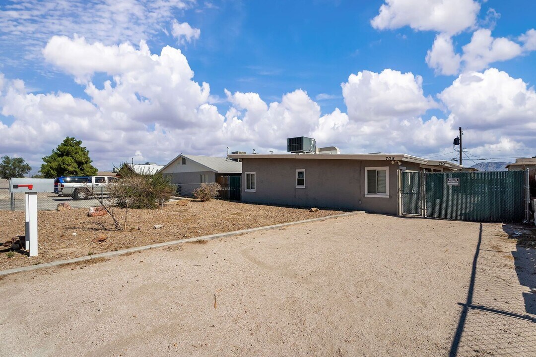 708 N 10th St in Las Vegas, NV - Building Photo