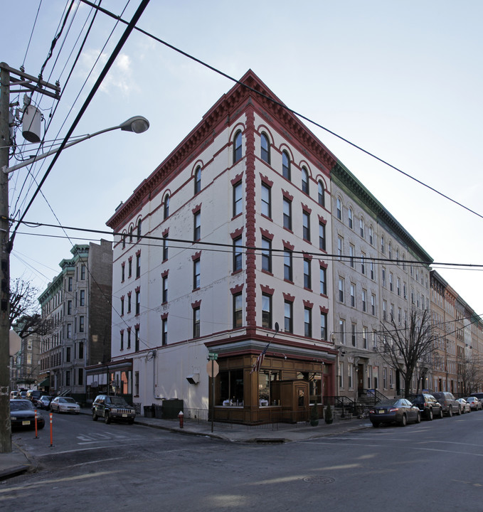 935 Willow Ave in Hoboken, NJ - Building Photo