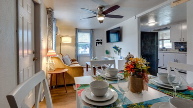 2 Skinner Pl in Savannah, GA - Building Photo - Building Photo