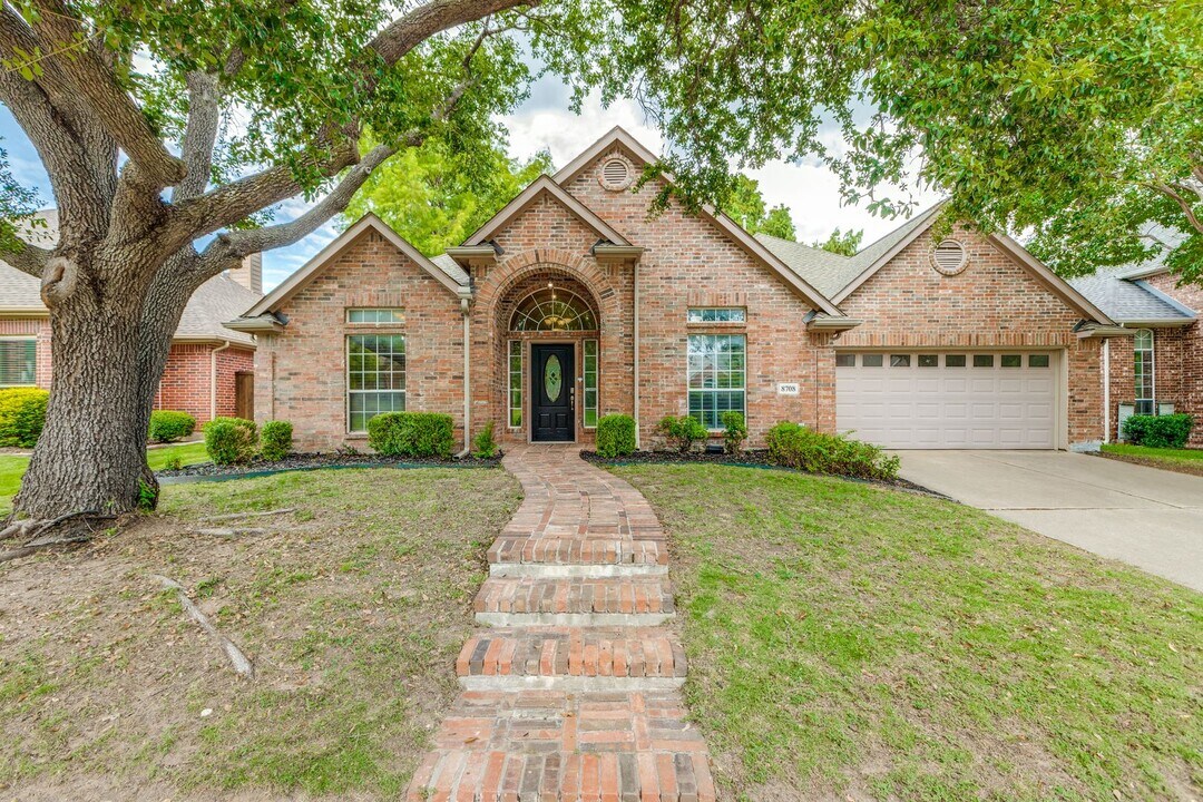 8708 Falcon View Dr in McKinney, TX - Building Photo
