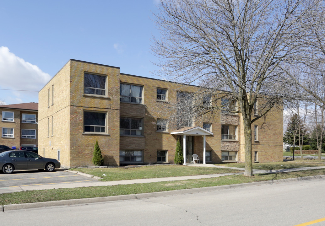 206 Felan Ave in Oakville, ON - Building Photo