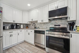 44 Simsbury Manor Dr in Simsbury, CT - Building Photo - Building Photo