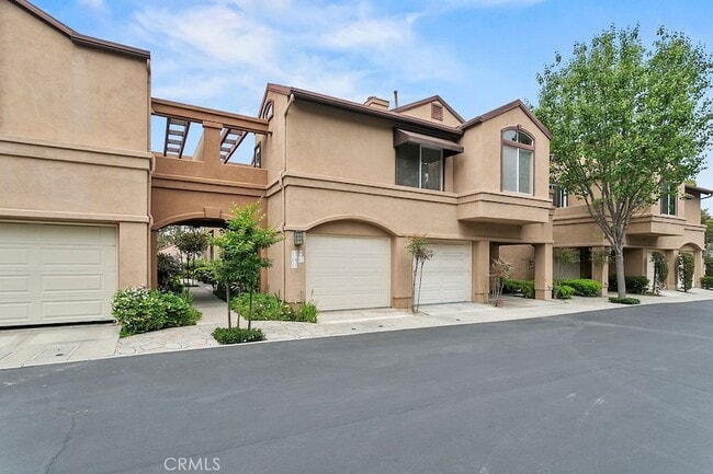 property at 9 Silvertide Dr